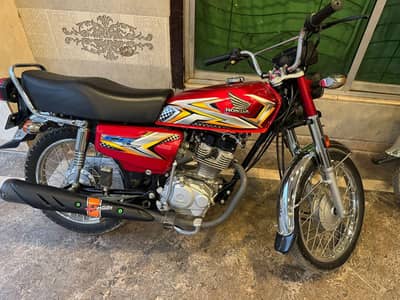 Honda 125 For Sale only 9000 km driven