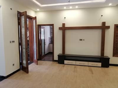 10 Marla house for rent in Valencia Town (original picture)