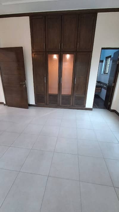 1 Kanal Full House Available for Rent in Valencia (original picture)