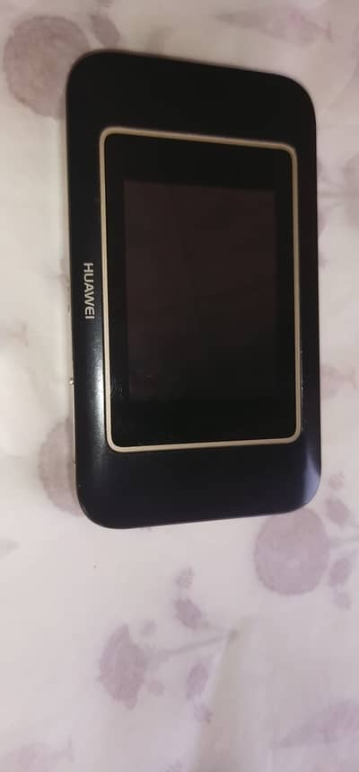 Huawei E5787 300 Mbps Portable Touch-Screen Mobile WiFi Hotsp