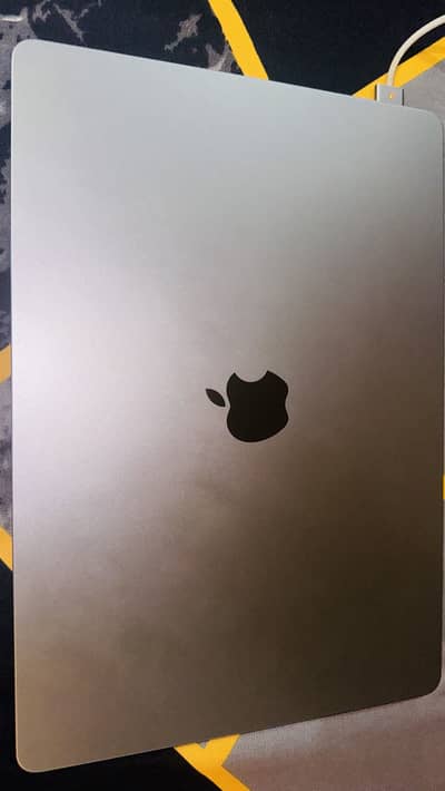 MacBook Air M3  15inch 8Rm 2024