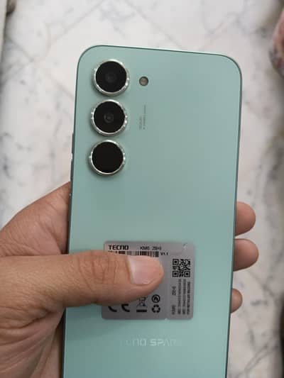 Tecno Spark 40 pro 16 256gb. . . . 45000
