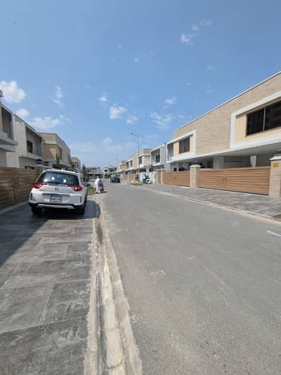 Brand New Brig House 5 Bedrooms Neat and Clean Well maintaine Near Market And Park avlialab for Sale in Askari 10 sector S.