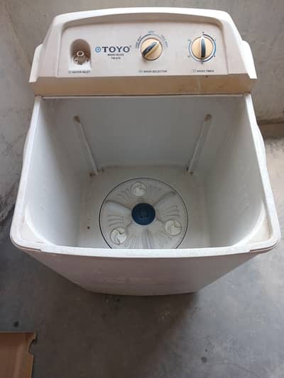 Washing machine Toyo Single tub Plastic body TW-676 available for sale