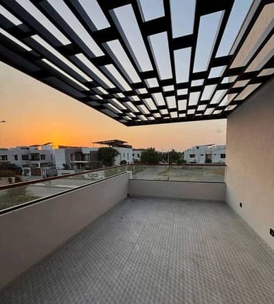 DHA Phase 4 House Sized 300 Square Yards For sale