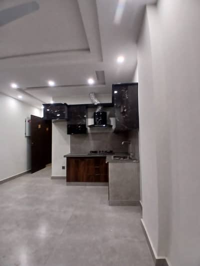 1 bedroom non furnished family appartment original picture original price 100%