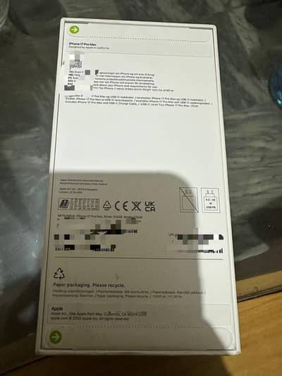 iPhone 17 pro Max white