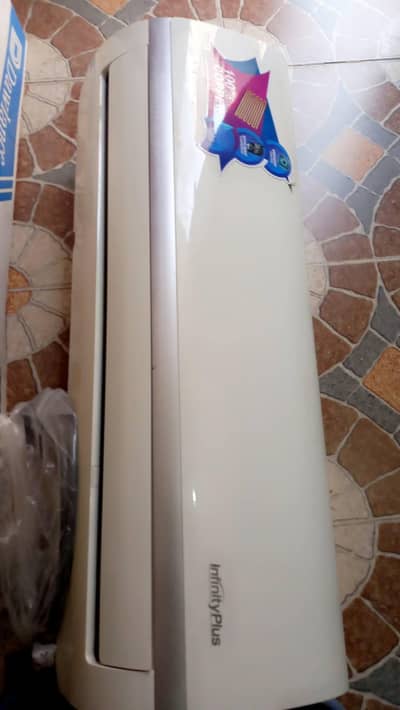 Dawlance 1 ton A. c 10/10 condition like a new