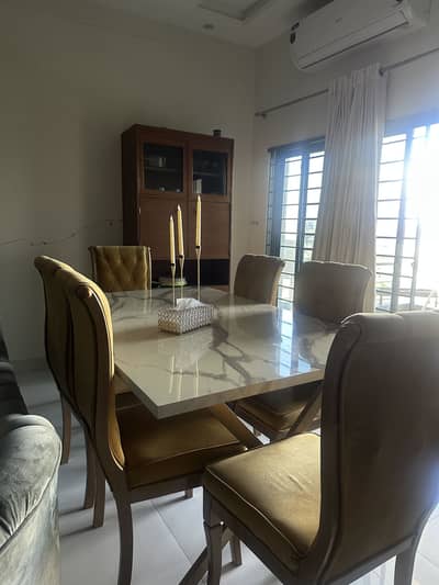 SIX SEATER DINING TABLE