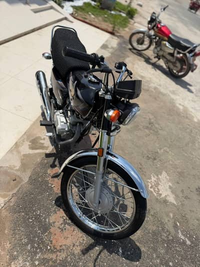 Good conditon 125 bike 2025 modal