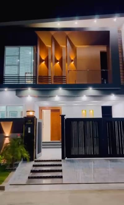 10 Marla Luxury House For Sale in DC Colony