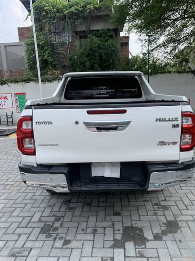 Showroom condition Revo for sale