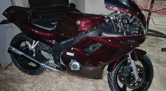 Yamaha FZR 250 1995