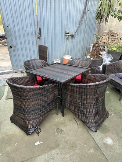 4 seaternDinning Set for lawn