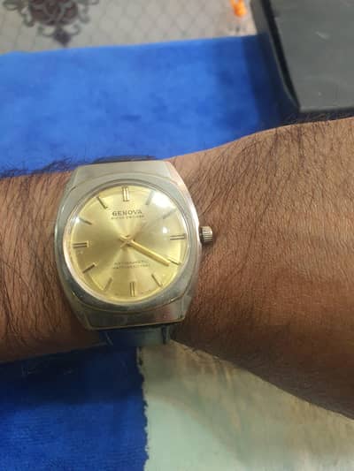 Vintage Genova Super Deluxe – Swiss Mechanical – Gold Sunray Dial