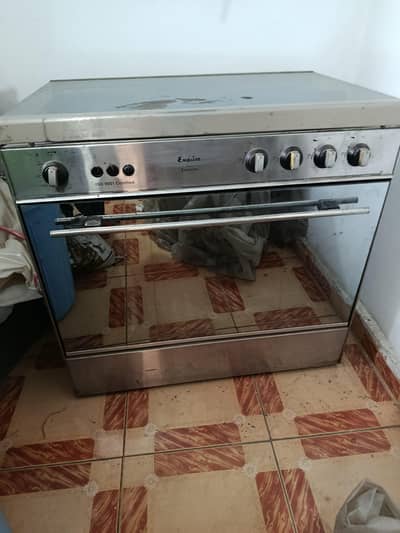 3 burners cooking range - good condition