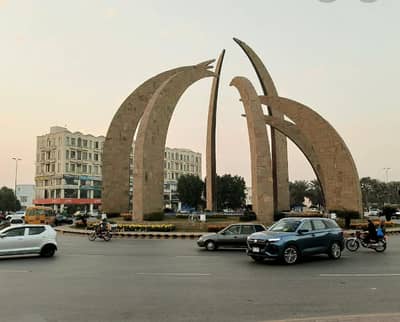 3_floor Commercial Plaza (22x20ft) For Sale In AA Block, Bahria Town