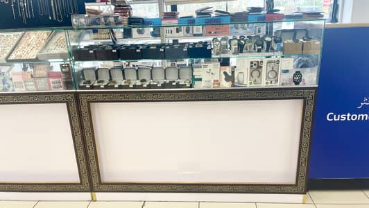Shop counter & displays rack
