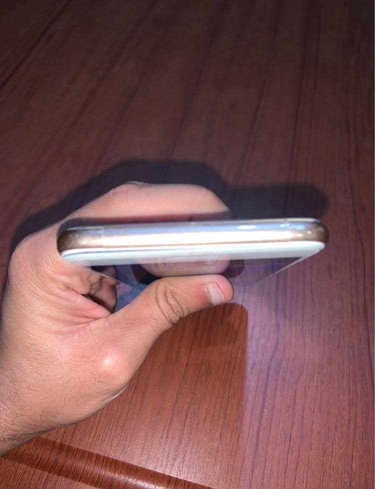 Apple iPhone 8 Plus 4