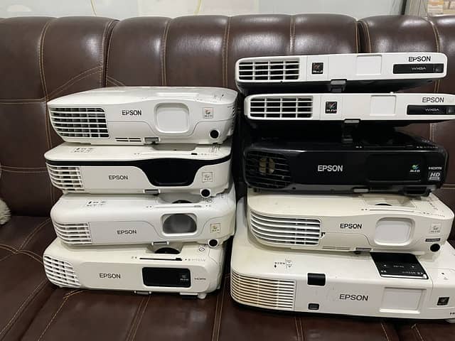 MULTIMEDIA PROJECTOR 0