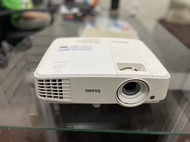 MULTIMEDIA PROJECTOR 5