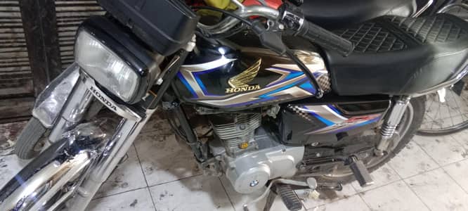 Honda 125 2017 model convert 25 model engine genvine all ok.