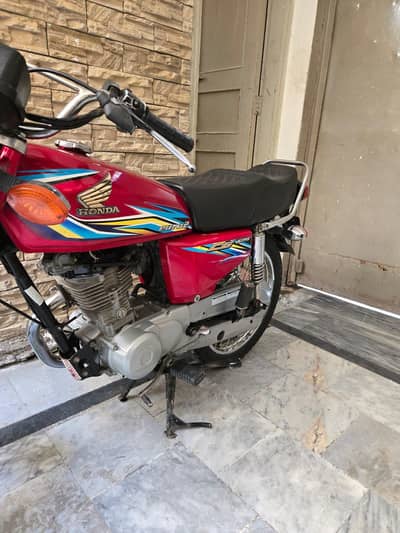 Honda CG 125 2017/2018 Lahore number