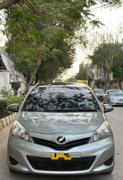 Toyota Vitz 1.0 model 2011 Reg 2015 Full original