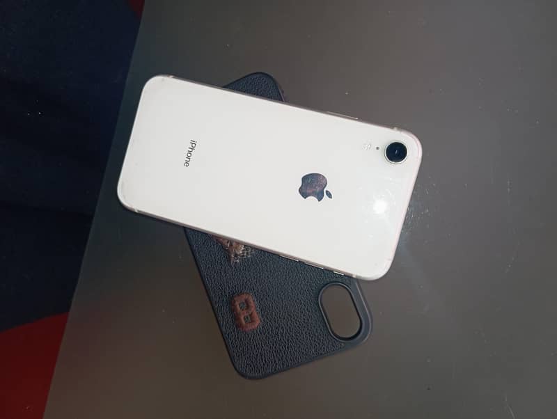 iPhone XR 0