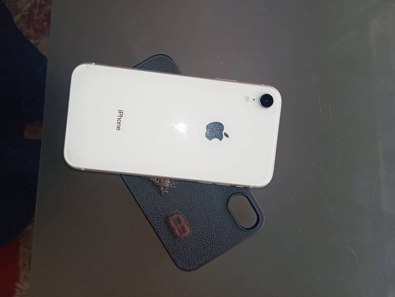iPhone XR 3