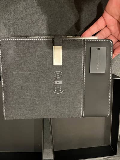 E-note pad with power bank