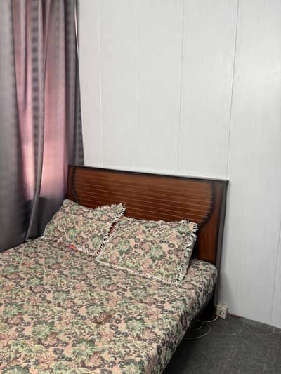 5/6 Size bed queen size bed