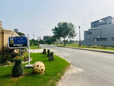 Corner 21 Marla Hot Location Plot Available For Sale In Lake City Sector M-3