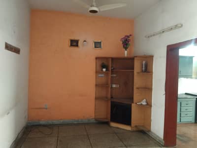 5 Marla Lower Portion Available For Rent