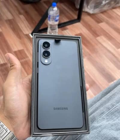 Samsung S25 Edge 12GB 256GB 4 month sim time available