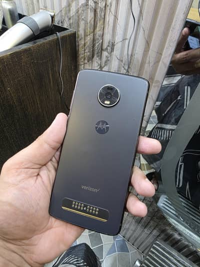 Moto Z4.6/128. AMOLED Screen. Good Screen