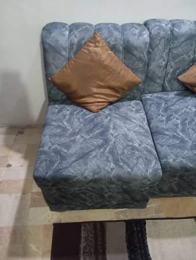 good condition single sofas  contact 03112614614