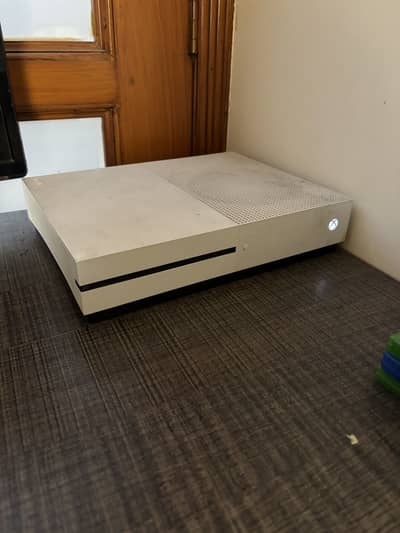 Xbox One S 365Gb variant