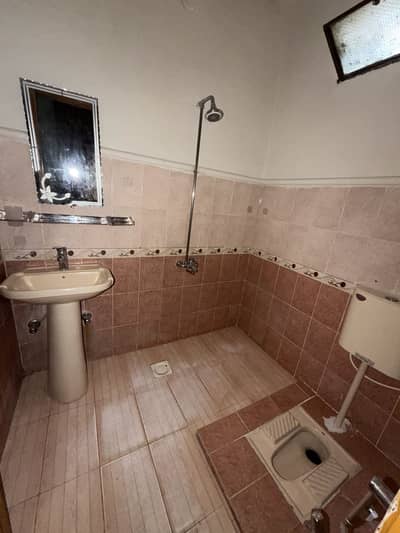 5 Marla Double Storey (Owner Built) House Available For Sale In Sabzazar. ( With Solar System)