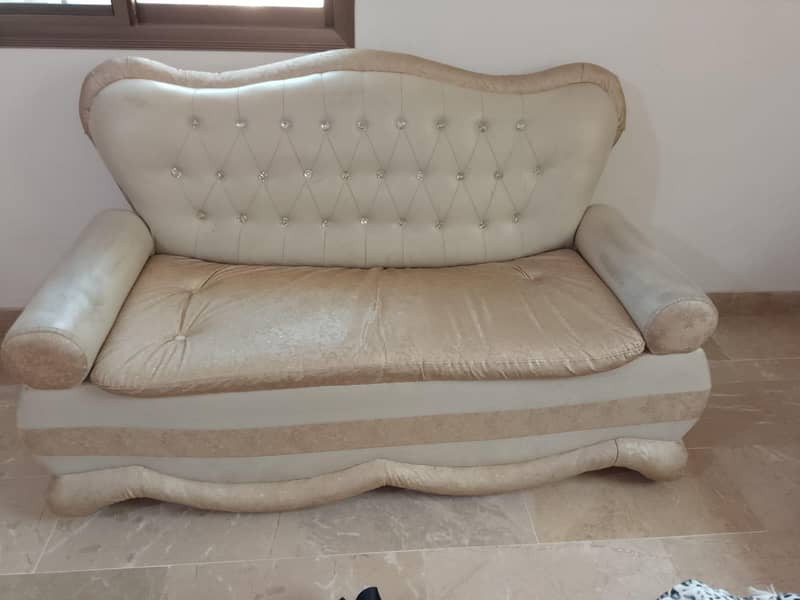 sofa set Available 1