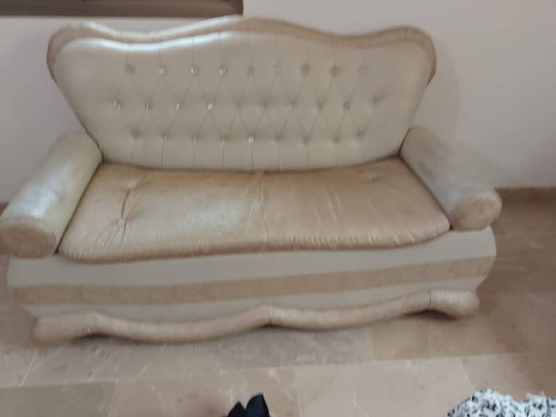 sofa set Available 2