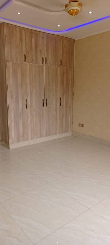 10 Marla Upper Portion for Rent Overseas Sector, Phase 8, Bahria Town