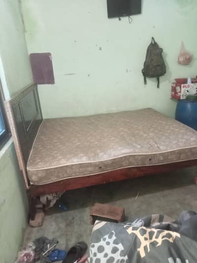 bed with spring matress