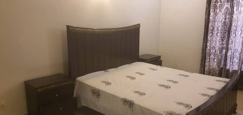 1knal lower portion , upper lock 1