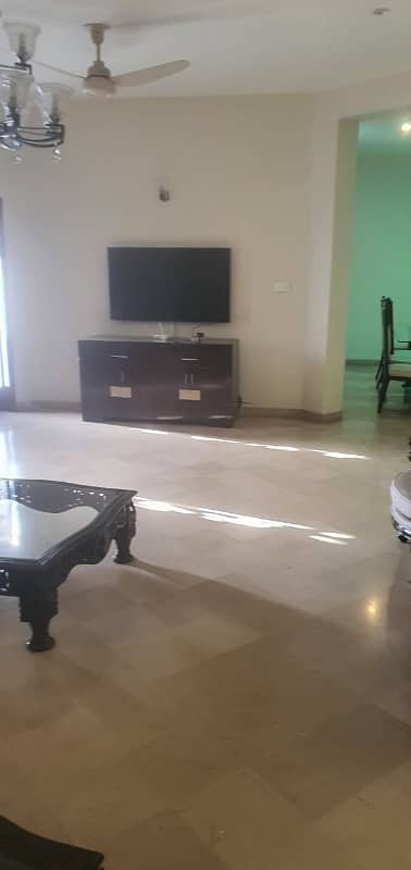 1knal lower portion , upper lock 5