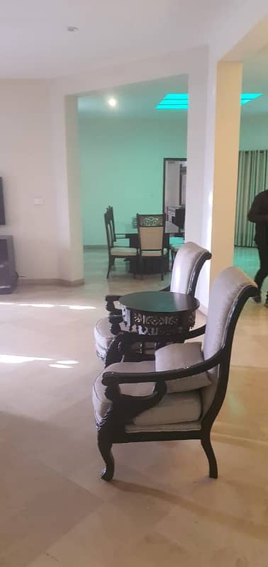 1knal lower portion , upper lock 6