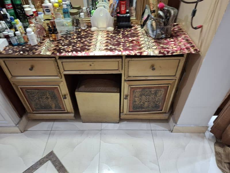 Double Bed with side table and dressing table 1