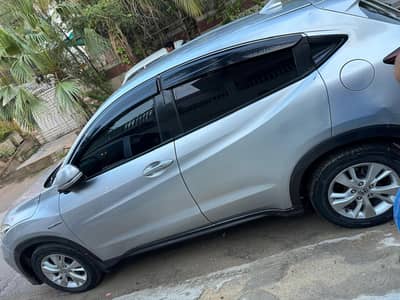 Hi guyz i want to sell my vezel