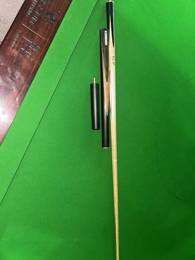 SNOOKER CUE /BLP