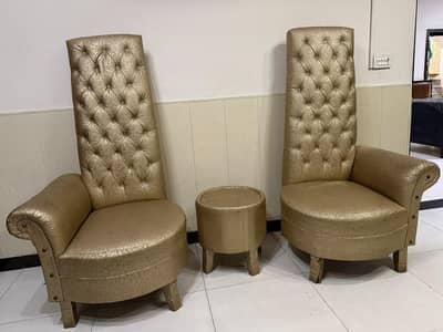 Room Chairs with Coffee table